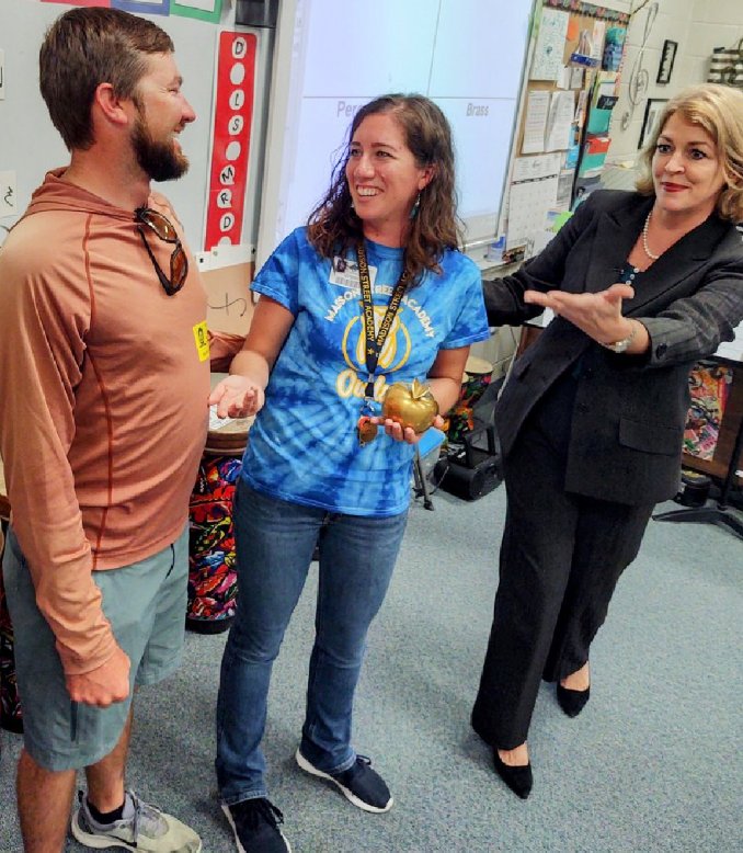 JoeCallaWorld's tweet image. [Note: I am posting this from yesterday because I originally misspelled Hannah Whitston's last name.]

Hannah Whitston, a six-year veteran who teaches K-5 music at Madison Street Academy, was named one of five finalists for Marion County's 2022 Golden Apple Teacher of the Year.