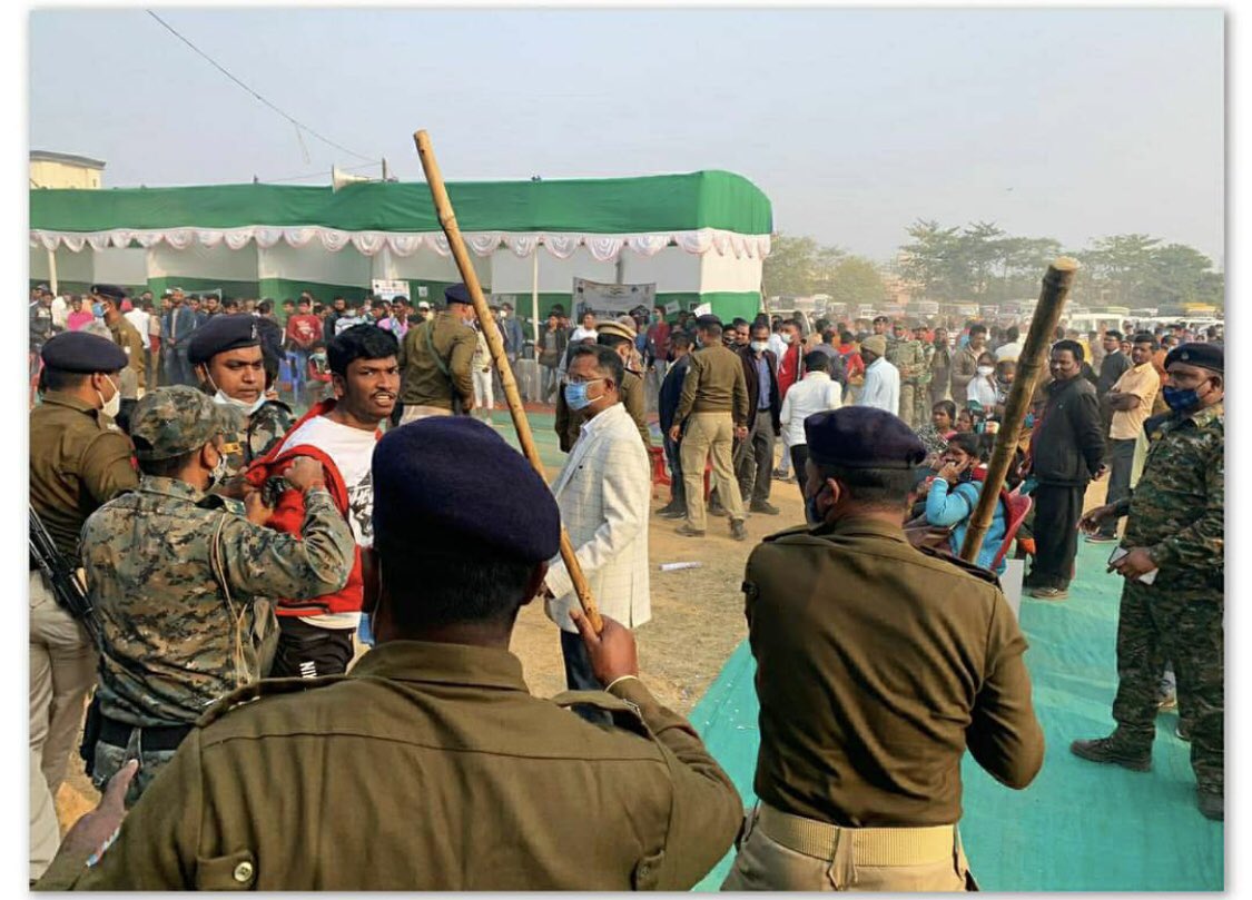 ShahiPratap's tweet image. नौकरी माँगो 
लाठी पाओ ...

एक एक लाठी की आवाज़ 2024 में इस सरकार के ताबूत की अंतिम किल के रूप में जानी जाएगी ...

@HemantSorenJMM @blsanthosh @dprakashbjp @idharampalsingh