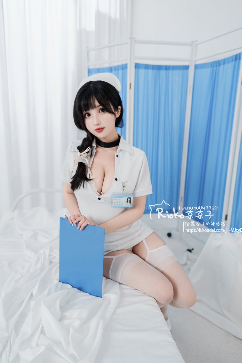 -护士小姐？！这个不是要交给医生的样本吗...-

“这么珍贵的东西...交给医生实在太浪费了~这可是您的...唔~”

（这护士这么玩儿病人指定是不行了x

Ps：图4是实体本的本图图透，电子版没有。实体本余量还有几十本大概。视频是套餐限定内容哦，不单独售卖qwq
「预售」年上の韻 https://t.co/lIYrLfycWG https://t.co/n6bYAvbOcR