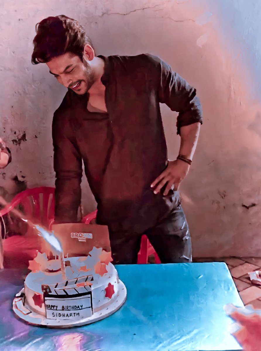 Drx123Patra's tweet photo. Noone can take ur place.U r special.
#HBDSidharthShukla https://t.co/AR0BjJLcZj