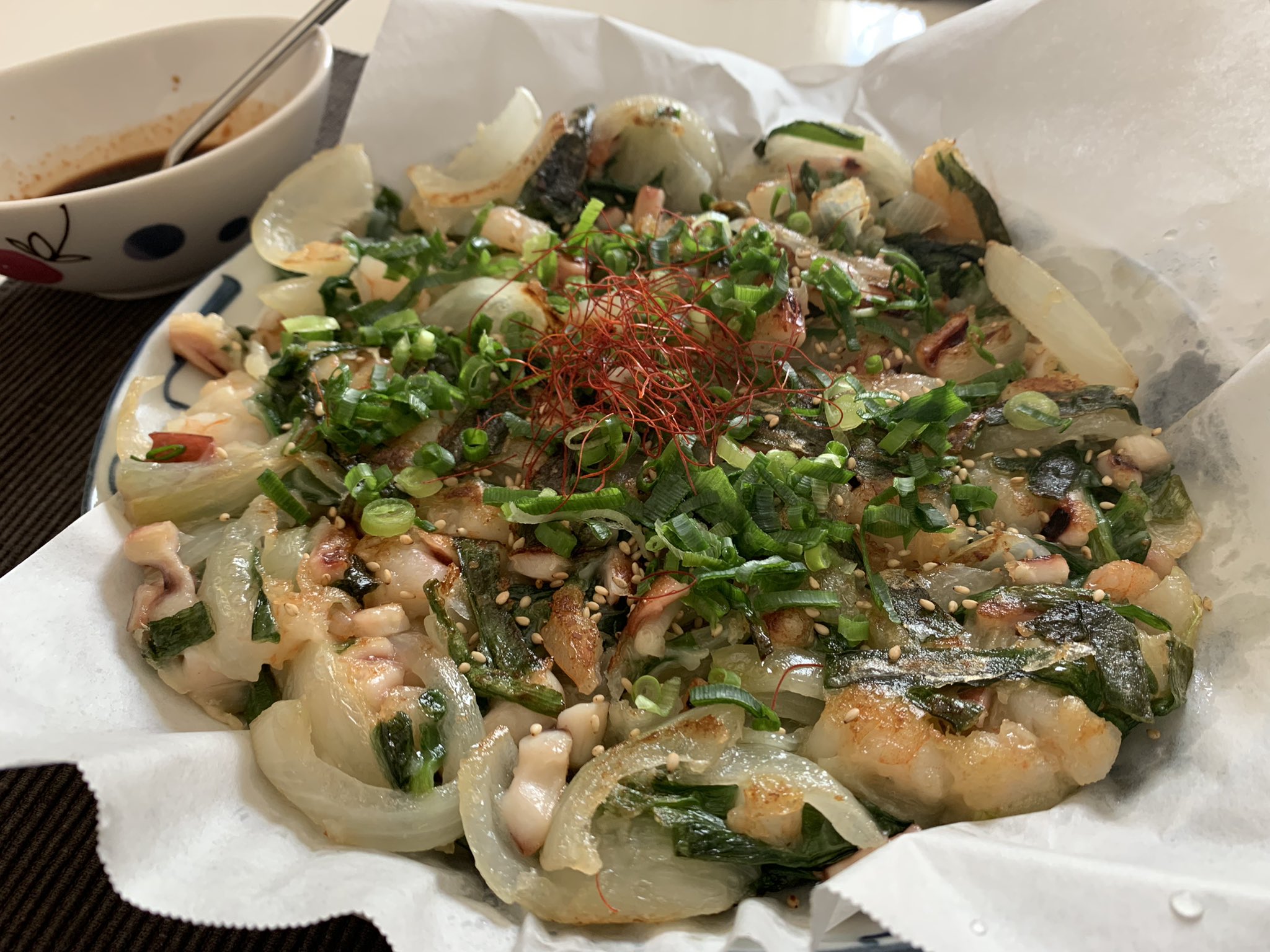 ｂｏｗ００５ｒ Bow初 韓国料理 リュウジさんのレシピで海鮮チヂミを作りました 外はカリッと 中はフワッと 生地に入れる白だしがポイントです リュウジさん ありがとうございます T Co Gn5mk7zhig Twitter