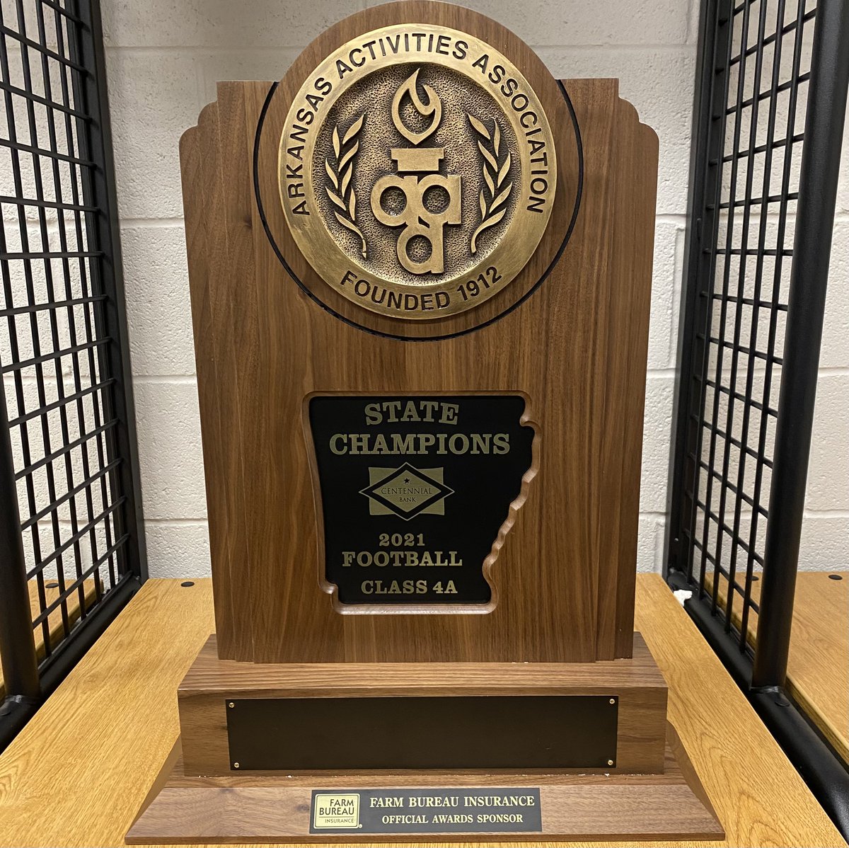 Senator_Pride's tweet photo. Bringing her home!! So proud of these kids and their effort! 2021 4A State Champs! https://t.co/7R4V7IMSEA