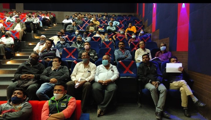 BotadMamlatdar's tweet photo. ગ્રામ પંચાયત સામાન્ય ચૂંટણી-૨૦૨૧ ની પૂર્વતૈયારીના ભાગ રૂપે મામલતદાર કચેરી, બોટાદ(ગ્રામ્ય) દ્વારા તા.૧૧/૧૨/૨૦૨૧ ના રોજ ચૂંટણી સ્ટાફ(Presiding office &amp; Polling officer 1) ની વિસ્તૃત પ્રથમ તાલીમ નગરપાલિકા હોલ ખાતે યોજવામાં આવી.@Collectorbotad @Botad_Prant @InfoGujarat https://t.co/Jke18AyXNf