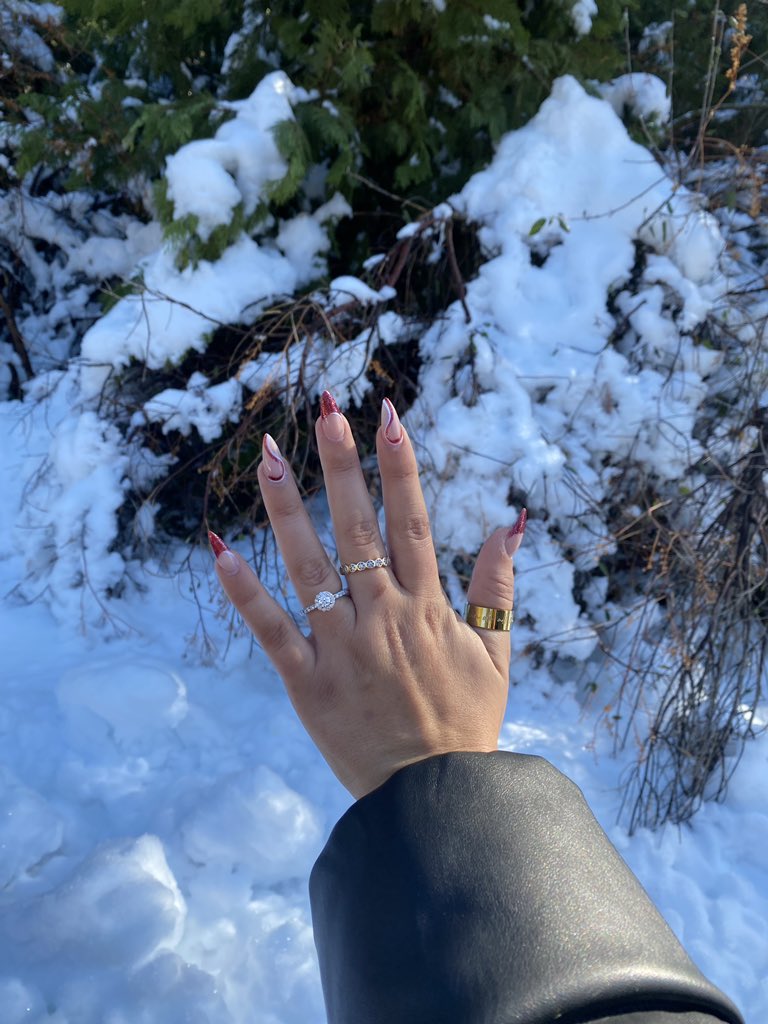 deeenaaaaa's tweet photo. WE ARE ENGAGED 🥳😭🥰😍 @chrissilva3232 https://t.co/zDBG52vye8