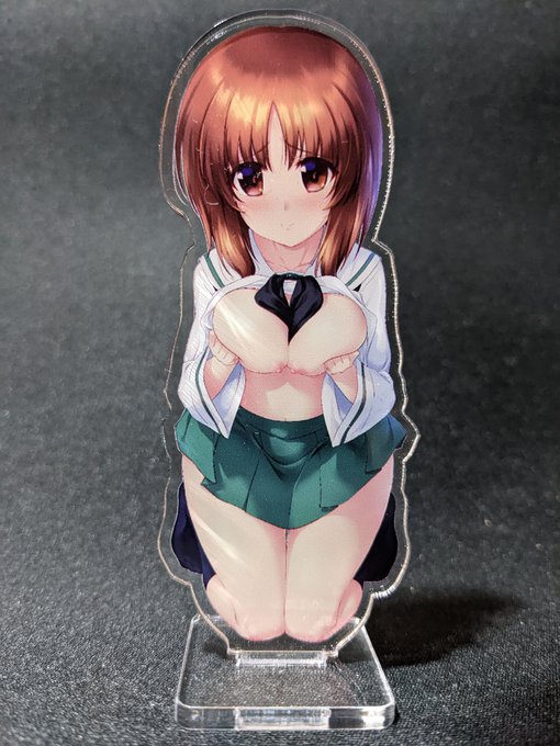 rayartworks株式会社様(@rayartworks)の爆安お試しプラン(勝手に命名…スミマセン💦)でアクリルスタンド作って貰いました〜!!こういうの一度作ってみたかったので嬉しいです~♪☺️
僕の写真能力がアレなのですけど、実物はとってもキレイで良い感じデス!!イベントで飾るの楽しみです〜♪😆 