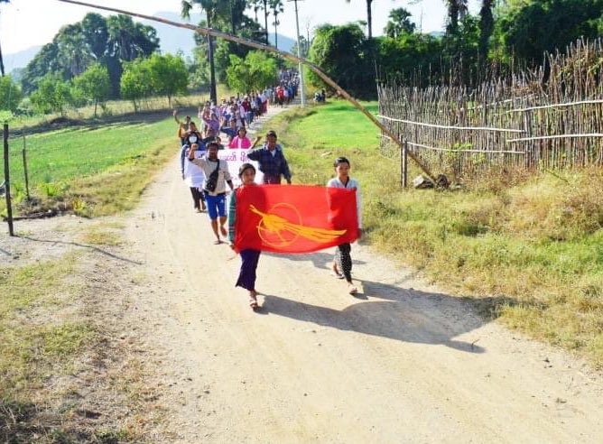 KYITHAR95368969's tweet photo. 277th day of joint protest movement from eastern part of #YinMarPin Tsp and northern part of #Salingyi Tsp, emerged in a village to overthrow the #MilitaryDictatorship on Dec12. #WarCrimesOfJunta
#Dec12Coup 
#WhatsHappeningInMyanmar https://t.co/NHeqTZBeZL