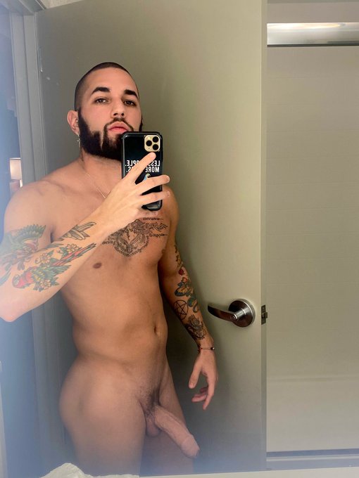 I&rsquo;d rather be naughty than nice, sorry Santa 😮&zwj;💨 https://t.co/UkFPm60Mfe<a href="/tag/fitness"class="tags"><span>#fitness</span></a>