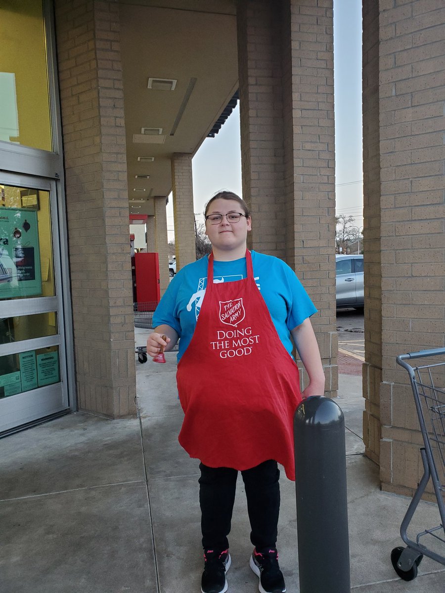 BHSVKOT's tweet photo. Ringing for the @SalArmyBCS 4 days in the books and 1 more to go! Thanks Vikings! #VKOT @BryanISD @LaneBuban #ActivateChange https://t.co/H9uHrOC3iL