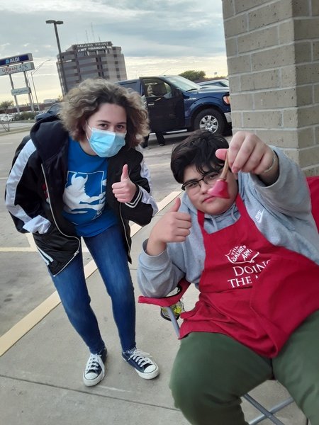 BHSVKOT's tweet photo. Ringing for the @SalArmyBCS 4 days in the books and 1 more to go! Thanks Vikings! #VKOT @BryanISD @LaneBuban #ActivateChange https://t.co/H9uHrOC3iL