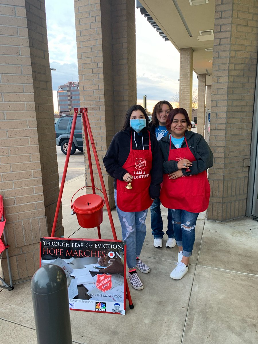 BHSVKOT's tweet photo. Ringing for the @SalArmyBCS 4 days in the books and 1 more to go! Thanks Vikings! #VKOT @BryanISD @LaneBuban #ActivateChange https://t.co/H9uHrOC3iL