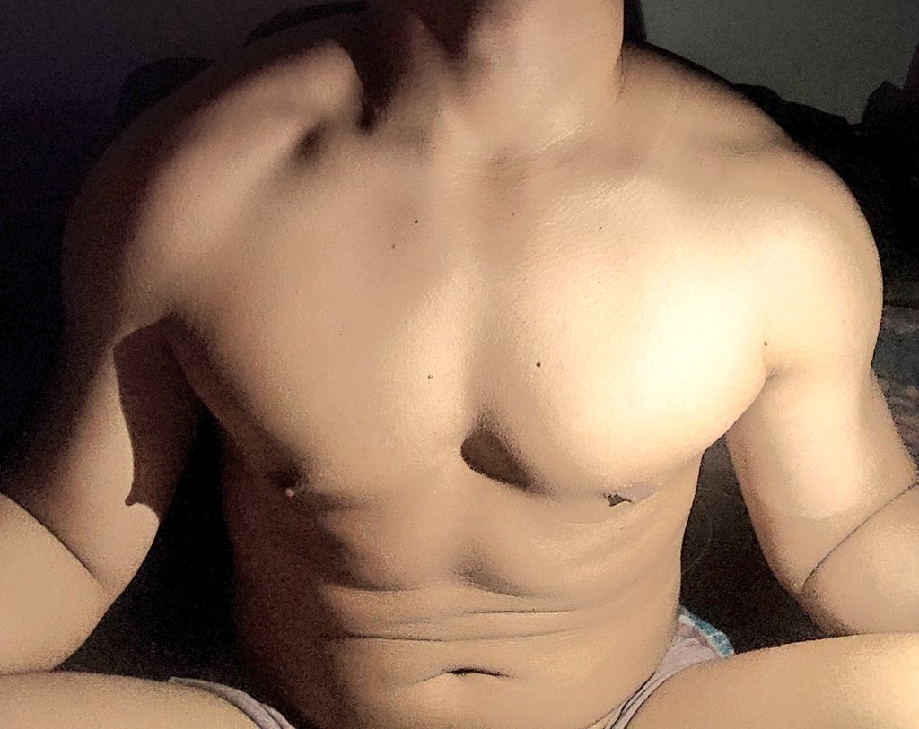 Radit_Jgja's tweet photo. Available... 
Ready buat yang mau pijat urut or scrub... 

@pijatpadangreal @BabangZacki @andi_bielly @AbamAtLantk @rendra_jkt @bdg_pijat @pemburubottom @escrot_pjt @SahidT0p58 @Mox_MoxiMSG @Fano37685733 @Gerhana14723790 @DAVINPIJATJOGJA 
#pijatjogja #MassageFullBody https://t.co/8iJHZjr3yq