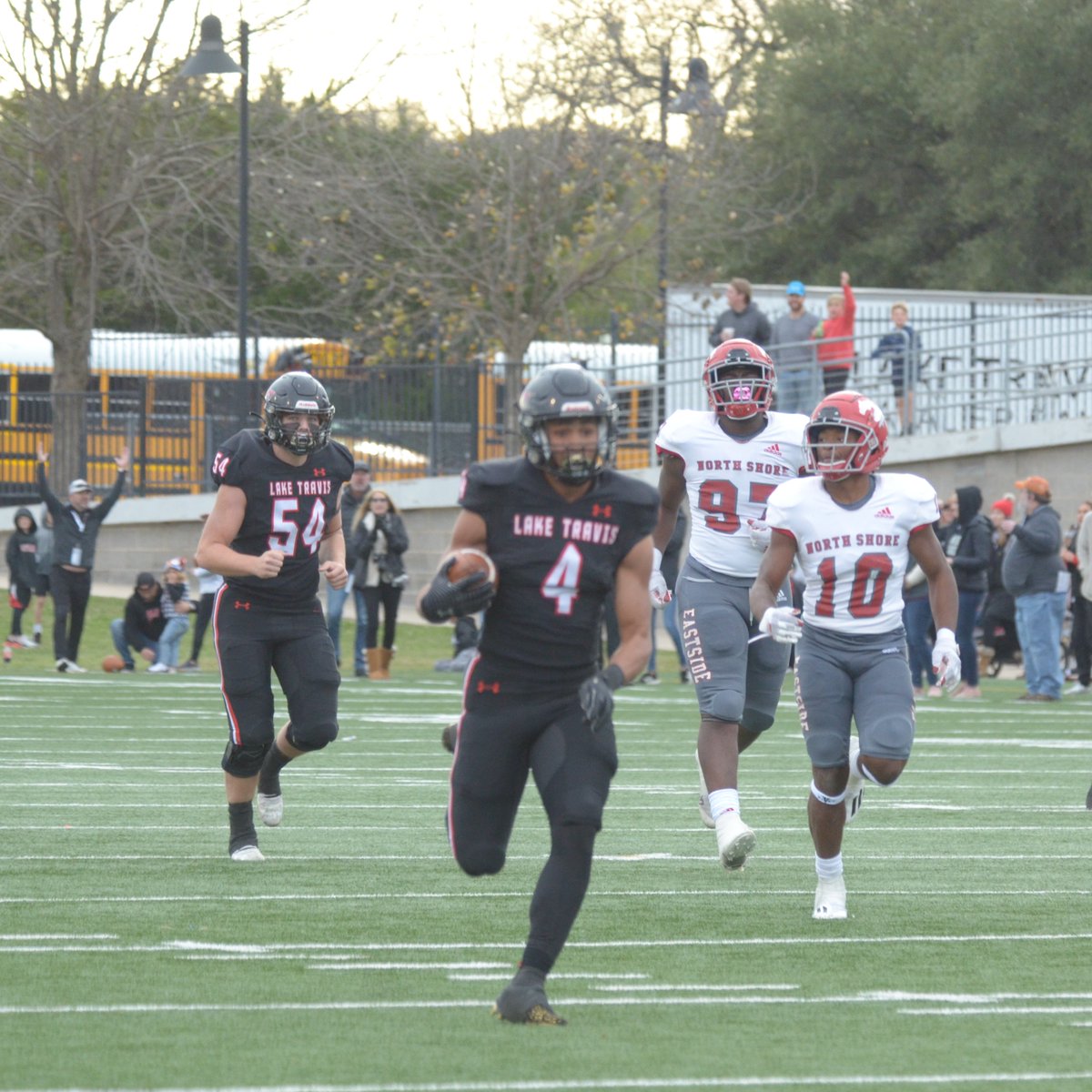 jayplot's tweet photo. After @djohnson4_ broke loose for a 47-yard TD, @LTHSCavFootball pulled even with @NSNationFB at 14-14 early in the 2nd. Johnson finished with 112 yards and 1,678 for the season, 2nd best in a single season. https://t.co/quvoiYLDz1