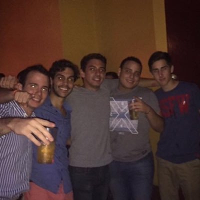 anonymous_ni's tweet photo. Cuando @chamorro_h anda de fiesta poniéndose hasta el culo. https://t.co/0t1qYTLhdh