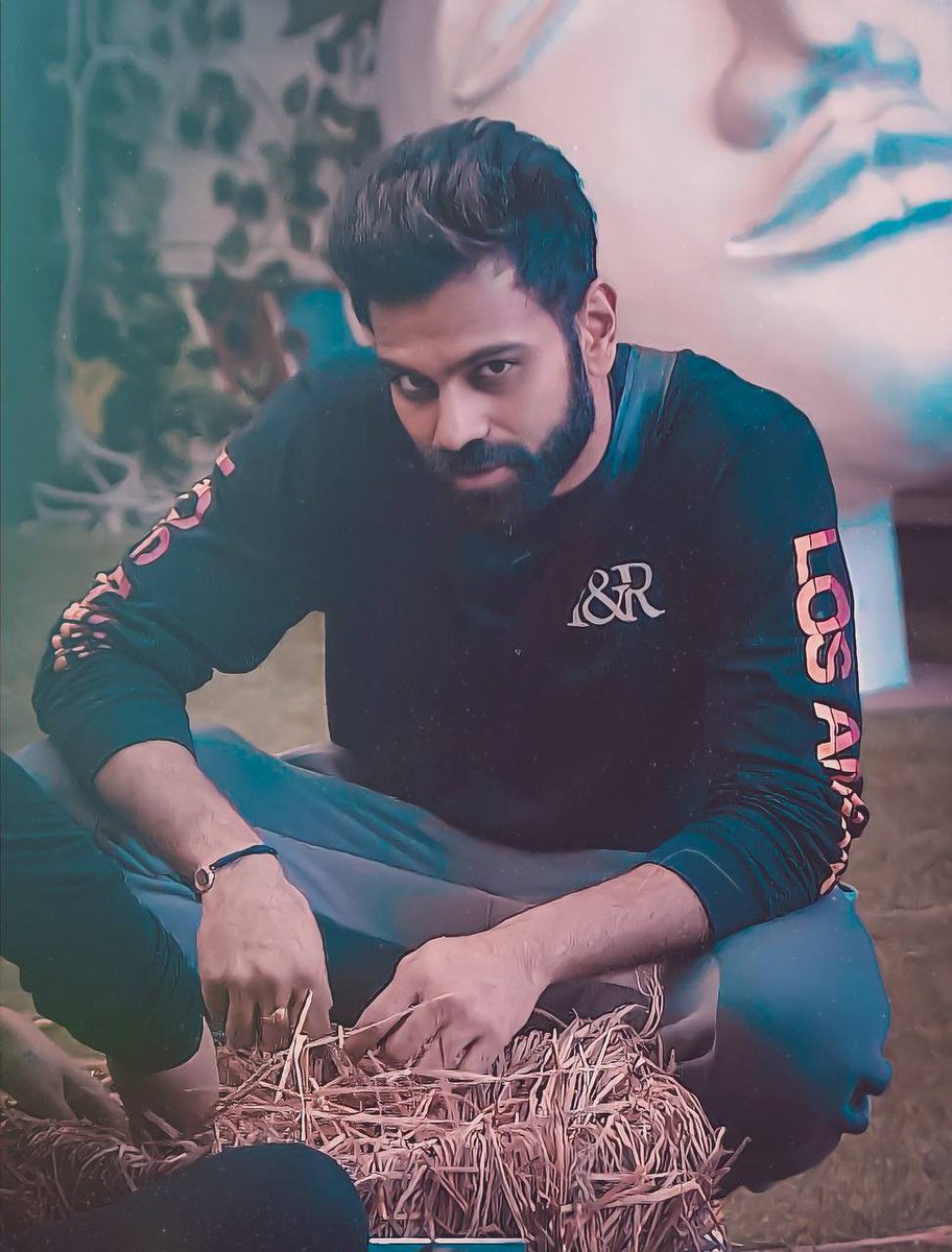 MysticWaves28's tweet photo. Your eyes stole all our words away!! 

ACE OF BB5 SREERAM
#SreeramaChandra https://t.co/GIhrSYwxi1