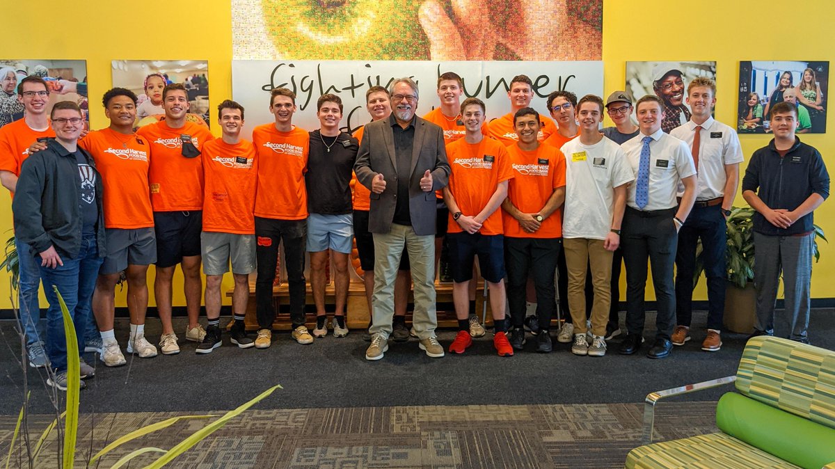 feedhopenow's tweet photo. Thank you to the Florida-Orlando Mission for volunteering since 2016, reaching a total of 18,424 hours of service. Your generosity has helped change the lives of many Central Florida families facing hunger. 

Learn how you can help volunteer too at https://t.co/W9JLUt68uJ. https://t.co/pukaZX6iD6