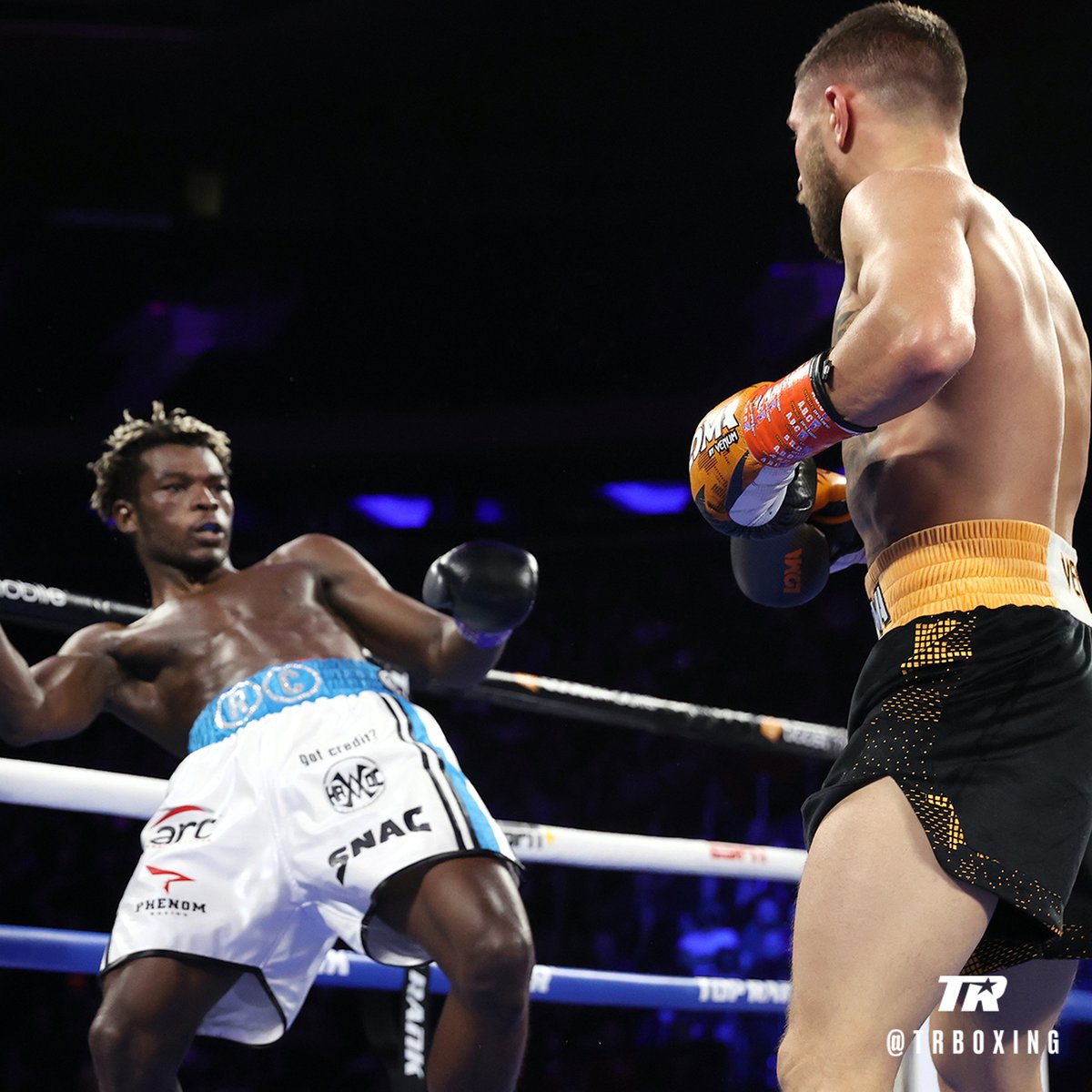 trboxing's tweet photo. Loma &amp; @TheGarden.

A combo that rarely disappoints. #LomaCommey https://t.co/Brvqz9ZccU