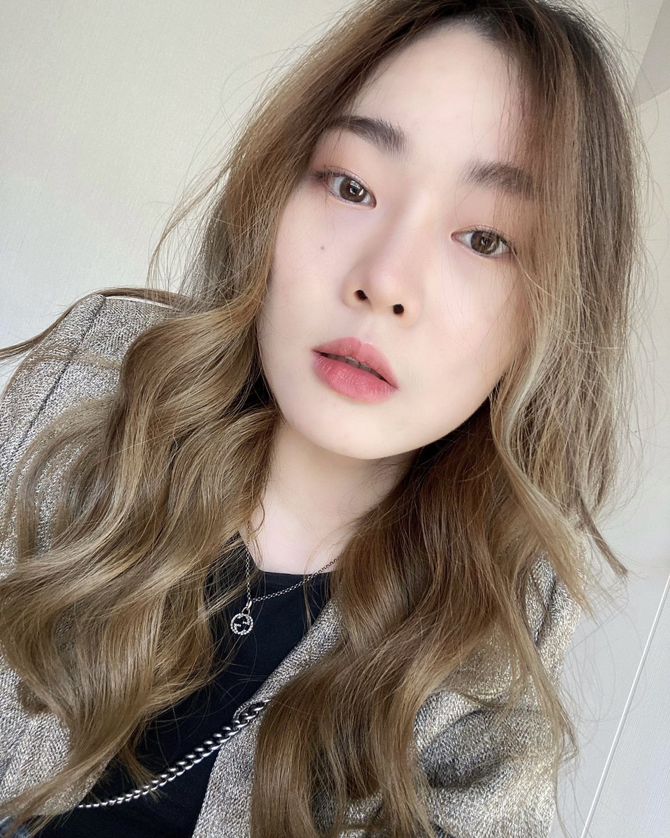 noeylamai's tweet photo. คอนแทคเลนส์ Sissè Lens รุ่น WaWa Summer ใส่สวยมากกก สีน้ำตาลเทา เบลนสวย นัวๆ ขนาดเล็ก ใส่แล้วสีตาดูซอฟต์ขึ้น ธรรมชาติ แต่งหน้าน้อยก็ไม่โดด ไม่ลอย แนะนำเลย พิกัด @misslens_ https://t.co/O9jkbYBCh9