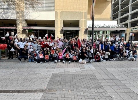 MpangaC's tweet image. Made 1430 sandwiches for the homeless children in Dallas today 😭😭😭 God is so good!! Such big hearts!! #tangotab Fam!!