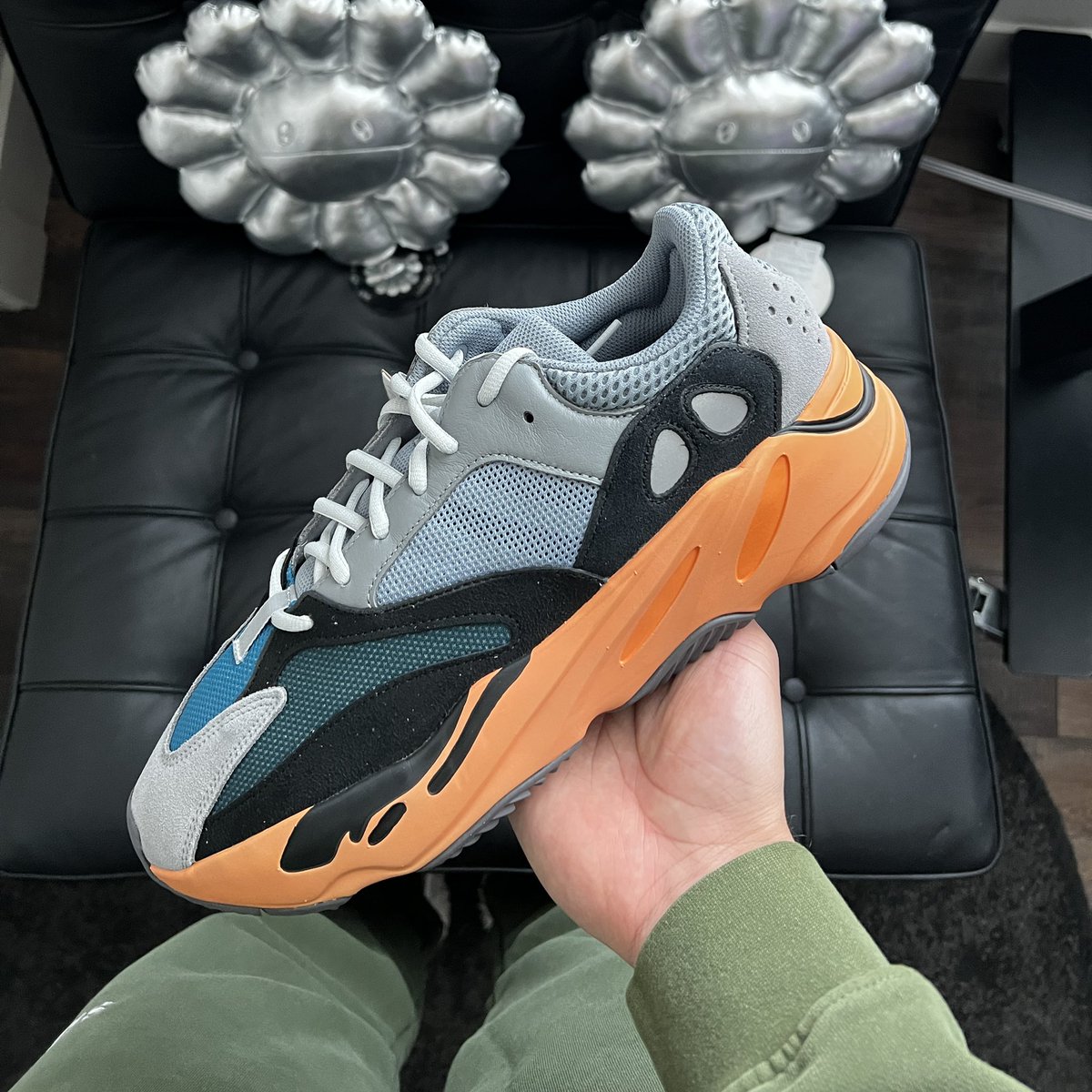 Giving away a pair of Yeezy 700s 👟 and .25 ETH with <a href="/KosherPlug/">Dylan Lundgren</a> 

1.Follow @mikethecompass and <a href="/KosherPlug/">Dylan Lundgren</a>  
2. Like &amp; Retweet
3.Tag a friend and drop your size below 👇🏽