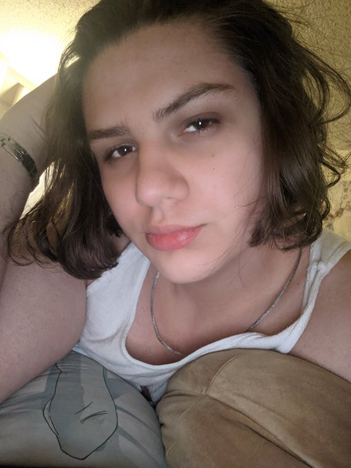 New haircut why don't you give it a tug👀👀 https://t.co/EJHVSOsddn