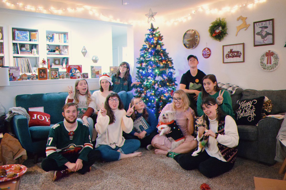 bethanyclairee's tweet photo. love christmas and my people! (and animals) ✨🎄 https://t.co/AiJtsmMkFs