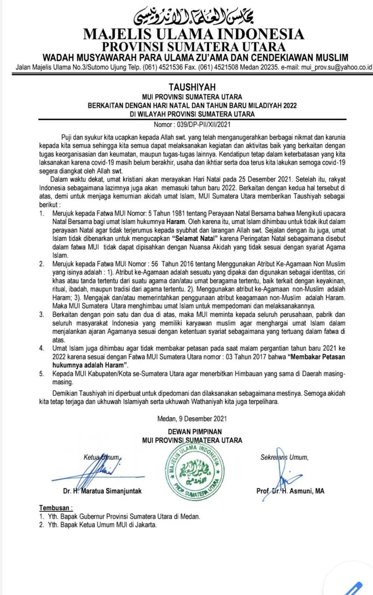 1. Tidak pernah sekalipun orang Kristen berharap diucapin SELAMAT NATAL oleh SIAPAPAUN, ga usah GeEr

2. Topi Santa Klaus dan Pohon Natal bukan Atribut KRISTEN, ga perlu KEBAKARAN JENGGOT dan ketakutan jadi MURTAD

3. Tolong HARAMkan PENGGUNAAN barang buatan non muslim