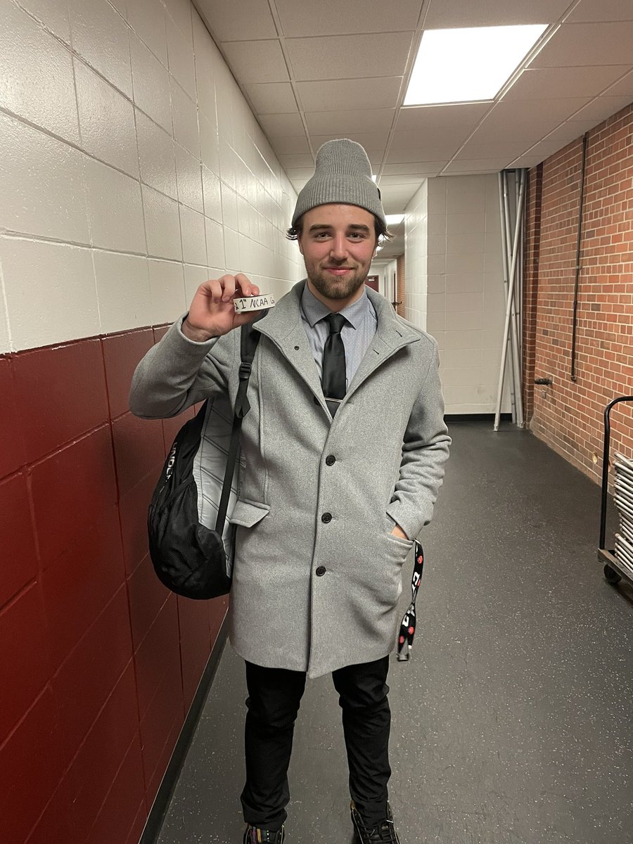 Atta boy. First NCAA goal, proud of you Dyl. <a href="/d_schneider10/">Dylan Schneider</a> <a href="/Auggie_Hockey/">Augsburg Men's Hockey</a> <a href="/RochesterGrizz/">Rochester Grizzlies</a>