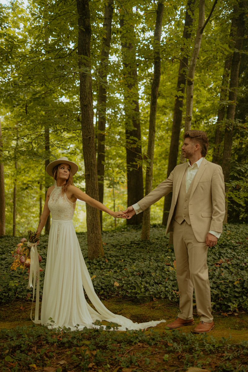 jessagaut_'s tweet photo. woodland wedding dreams https://t.co/T1ies4wMkf