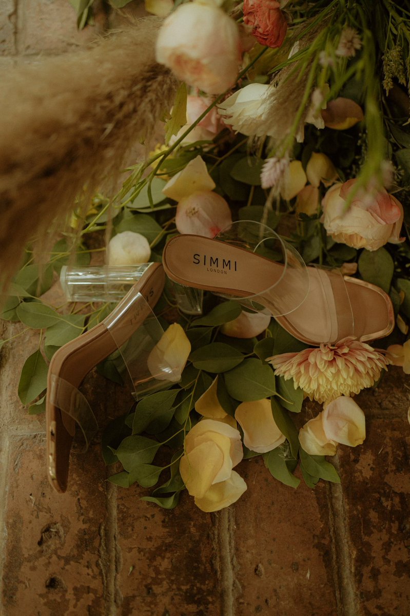 jessagaut_'s tweet photo. woodland wedding dreams https://t.co/T1ies4wMkf