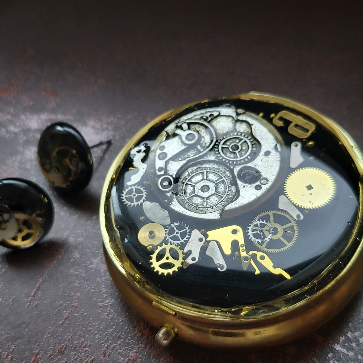 parallelworld03's tweet image. ピルケースとピアスのセット、赤と黒です。
メルカリにて販売開始しました😃