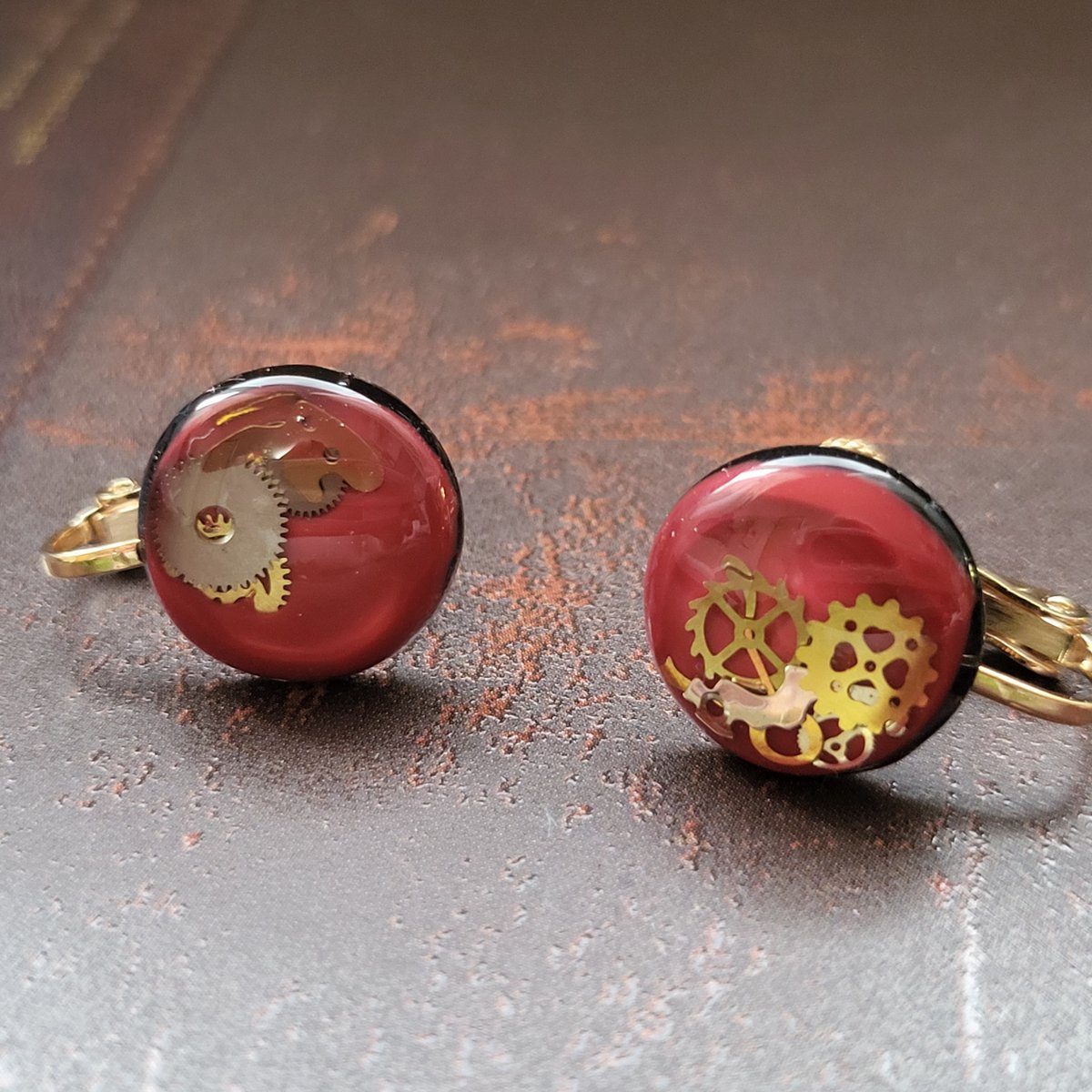 parallelworld03's tweet image. ピルケースとピアスのセット、赤と黒です。
メルカリにて販売開始しました😃