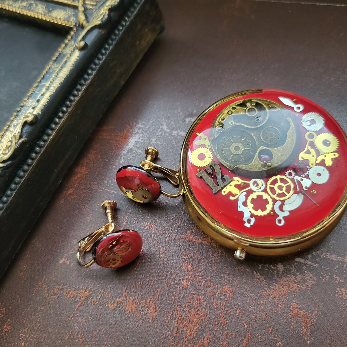 parallelworld03's tweet image. ピルケースとピアスのセット、赤と黒です。
メルカリにて販売開始しました😃