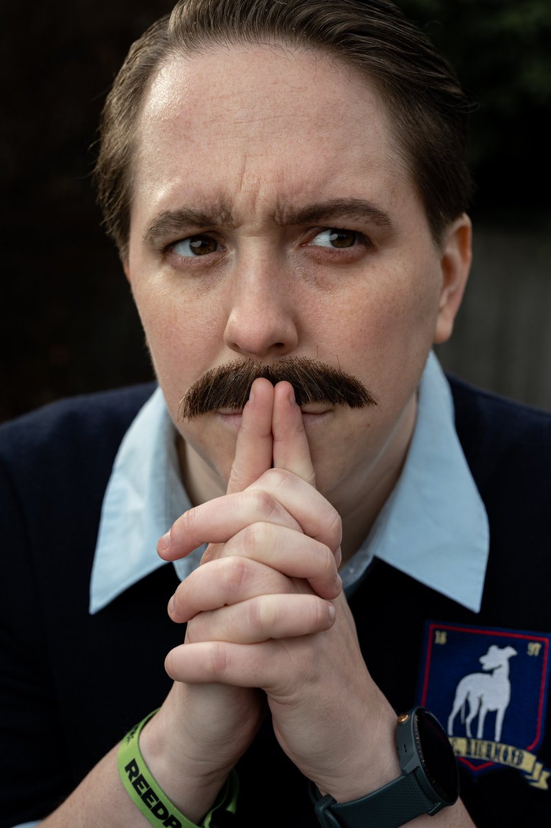 overcastcosplay's tweet photo. Be a goldfish. 🐟🐠
..
📸: @TheTotsu 
..
@TedLasso @jasonsudeikis @emeraldcitycon #TedLasso #cosplay https://t.co/Q9pvfO2piW