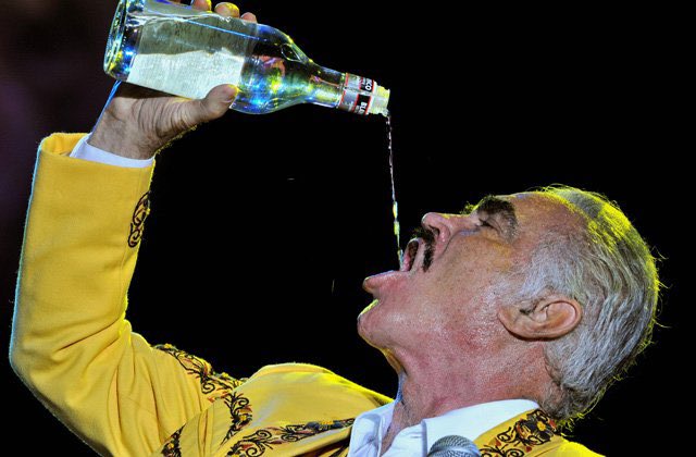 MiggiTheJeweler's tweet image. Damn… RIP Chente 🙏🏼🕊
#VicenteFernández