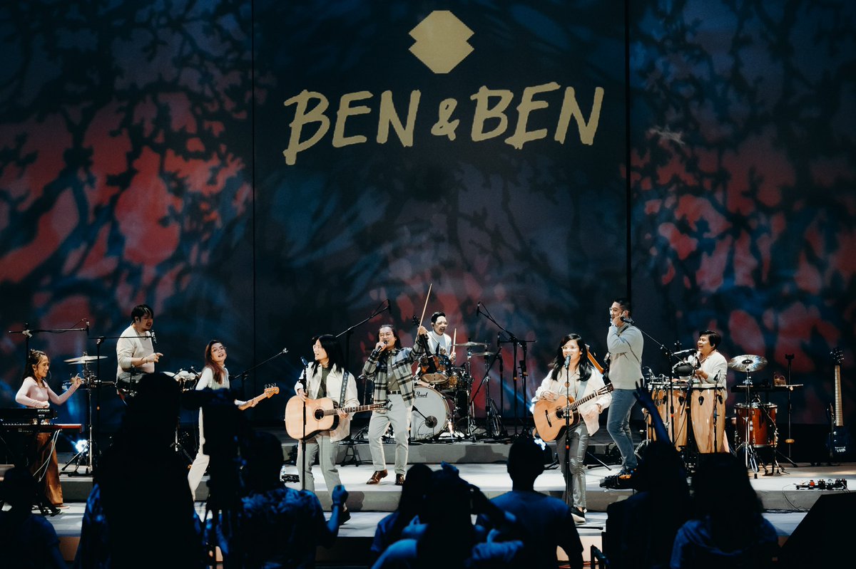 BenAndBenMusic's tweet photo. Magandang hapon, Liwanag! ✨ Today is the day you can re-stream our concert, Kuwaderno, on https://t.co/rZ4SpxjGMf! 

For all existing Kuwaderno Online Ticket holders, you can watch the concert ANYTIME between 5-8pm today! Kitakits ulit tayo mamaya! ✨

#KUWADERNO2NDTIMEAROUND https://t.co/q204PYmnkP
