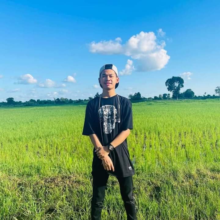 kominthike's tweet photo. In #Sagaing region, #Shwebo tsp, #Myinsei village, Mg Moe Kaung 21 yrs old was shot in the head n Mg Yazar Min Tun 19 yrs old was shot in the neck when they were riding motorcycle on Dec 11, 8 pm by junta terrorists.
#WhatsHappeningInMyanmar https://t.co/kIPjFimhIT