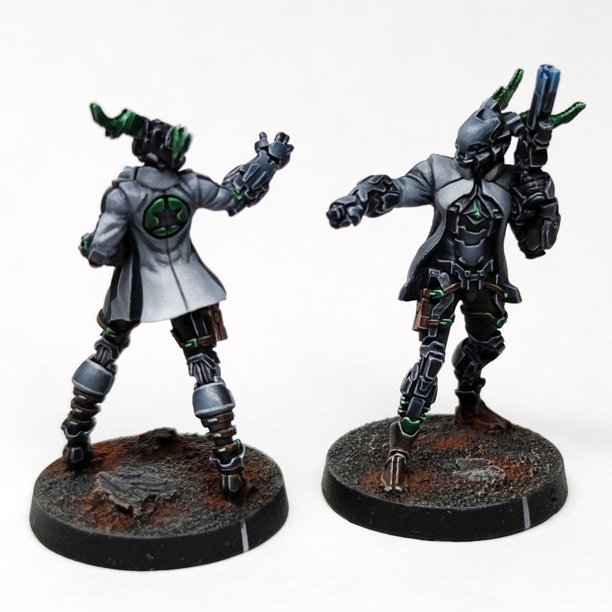Rumdoge's tweet photo. Kaeltar specialists ready for table! Finally returning to my TriGen Engineering idea.

@InfinityTheGame 
#InfinityTheGame #Tohaa #TriGen #wargaming #miniaturepainting https://t.co/2ibxtlLYDi