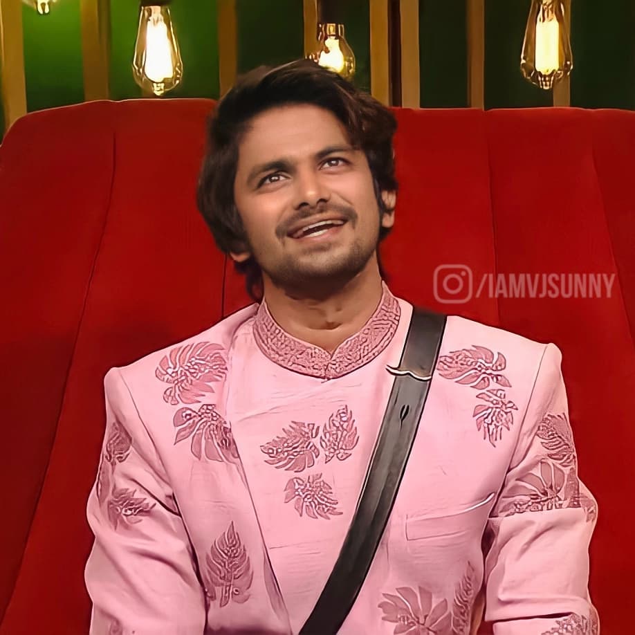 VJSunnyOfficial's tweet photo. Day 97 at Bigg Boss house !!

#iamvjsunny #vjsunny #biggboss5 #biggbossseason5 #biggbossofficial #BiggBossTelugu5 #TitleHunterVJSunny https://t.co/Y6TmJLrJkA