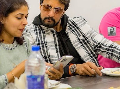 MaluruKsss's tweet photo. ❤️ Boss
@KicchaSudeep @iampriya06
#VikrantRona #VikrantRonaOnFeb24 #KicchaSudeep #Malurksss
@KSSS_Official_ @KSFA_Official @KicchafansKKSFA https://t.co/7iqME6EMh3