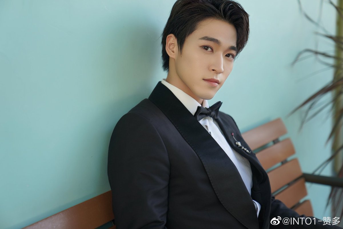 tucaoyong's tweet photo. 帅疯了😭😭😭😭😭宇野赞多大帅哥😭😭😭这是来迎娶我的吧55555我愿意啊！！！！！😇👰💍 https://t.co/71DBfEOyBK