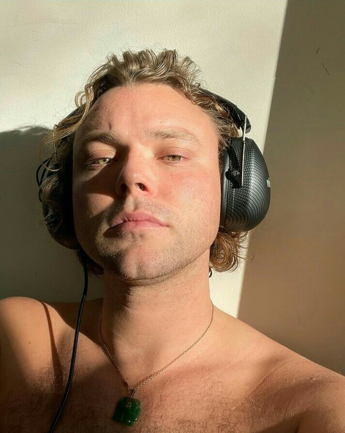 carouselcliffo_'s tweet photo. remember this dude? this is him now https://t.co/HlWN5BdmSf