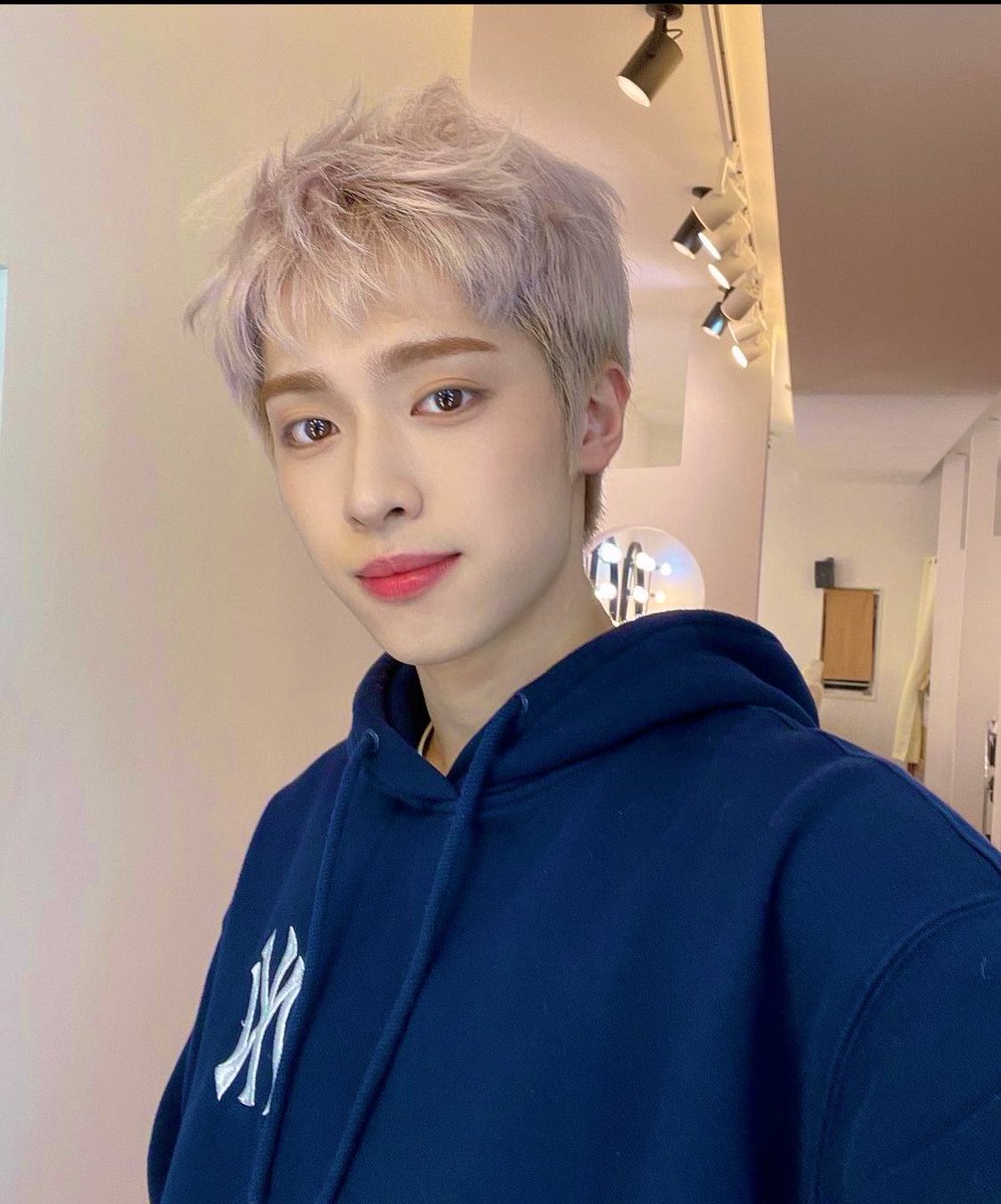 junga0n's tweet photo. ummm 🤭 https://t.co/c8CqWzF81k