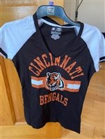 #Competition - RT and follow for a chance to win one of  these 4 items - you can select the prize

#BullsNation is a size medium
#Kings  is a size a medium
#indians is a size small
#Bengals  is a size ladies medium

Closing Wednesday 15th at 10pm.

4 prizes to win this time :)