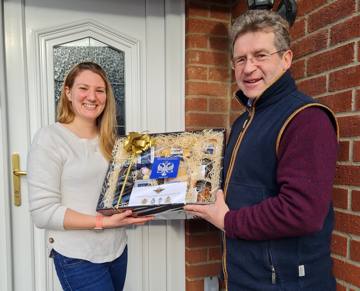 col_qdg's tweet image. QDG Regimental Comrades are delivering hampers to all the families of our soldiers deployed in Mali. The hamper will be a little consolation for an empty chair at the dinner table this Christmas. @TheWelshCavalry @RoyalArmdCorps @ArmyInWales #OneFamily #firstandforemost