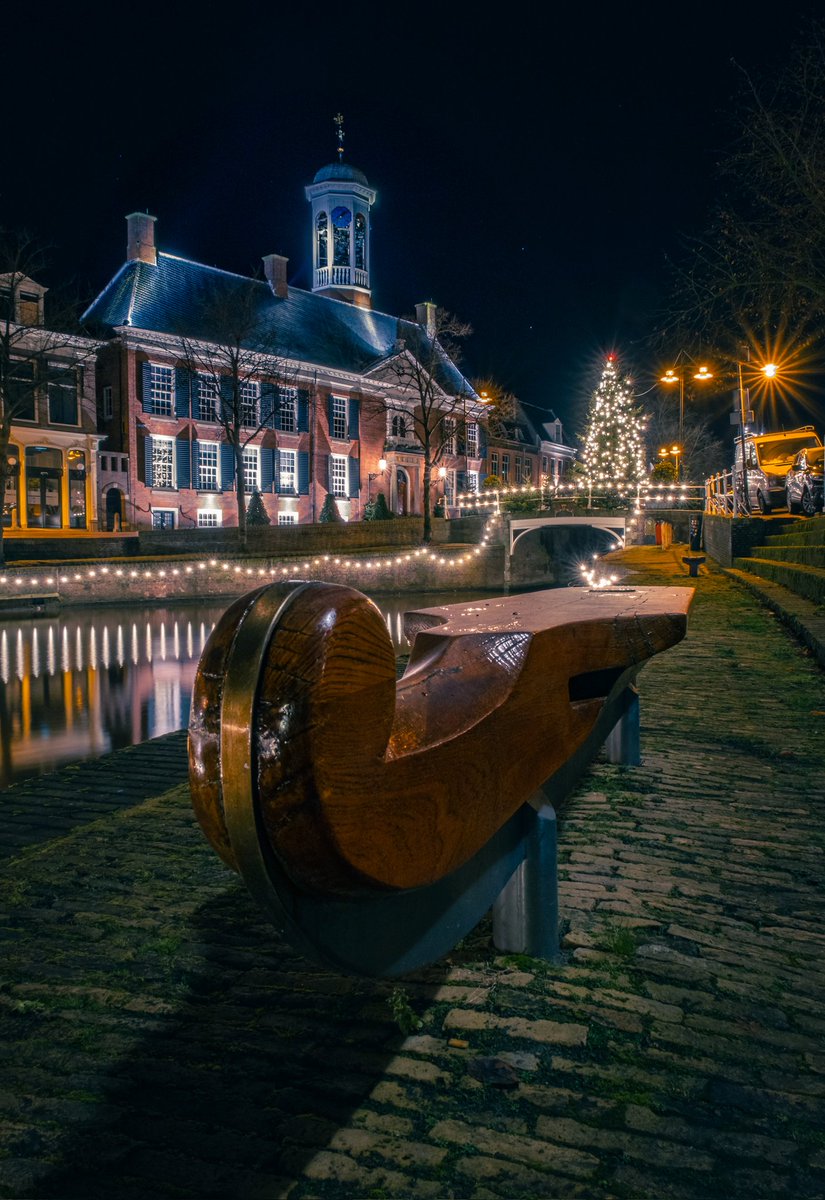 vanriesene's tweet image. Christmas is in town. Dokkum bij keerpunt van de Elfstedentocht. 

Dokkum, at the turning point of the famous Elfstedentocht.

#dokkum 
#Netherlands 
#ChristmasTree 
#christmasiscoming 
#christmas
#schaatsen
#speedskating 
#Dutch 
#friesland 
#holland 
#unox 
#elfstedentocht