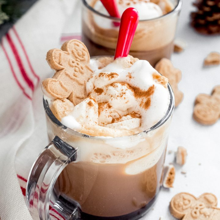 choicecafe_'s tweet photo. // food
This is for @Eleeeeez💕

The note says "Thank you for being so kind and making my day. I wanted to make you smile after finishing the test, I hope your day is amazing!"

Enjoy a gingerbread hot chocolate and sugar cookies with Donghun &amp; Sehyoon💕

@official_ACE7 | #에이스 https://t.co/Na8u3wgIZm