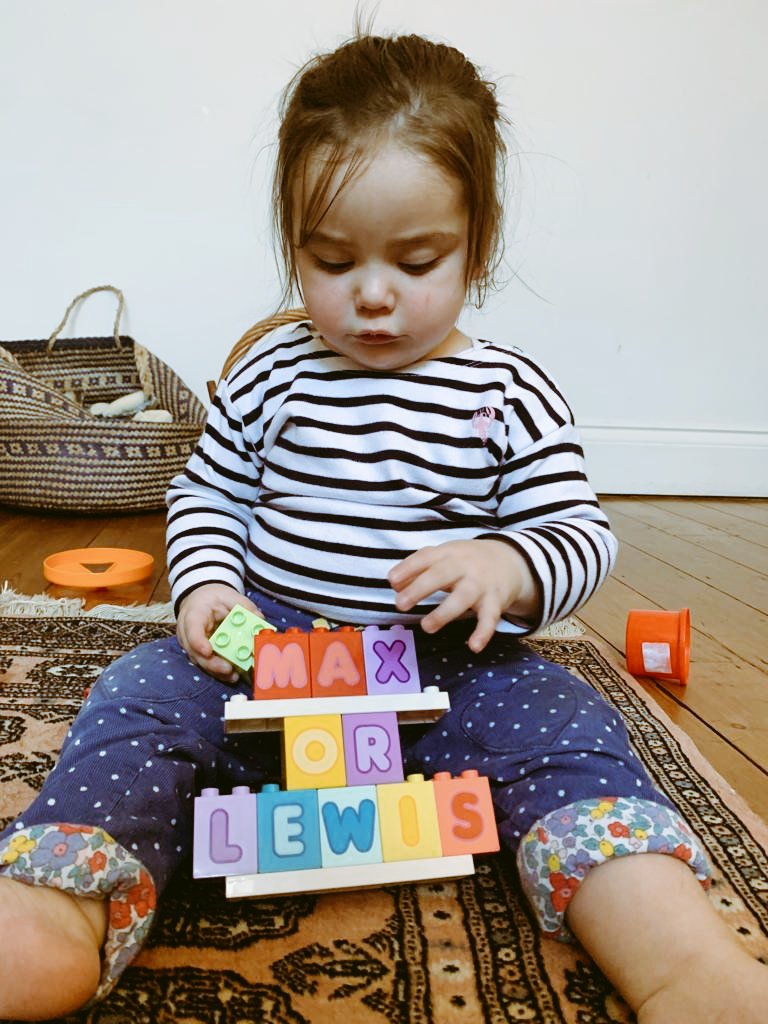 utoArchitecture's tweet image. Small person, big question? #F1 @LewisHamilton @Max33Verstappen @F1 @MercedesAMGF1 @redbullracing @ymcofficial