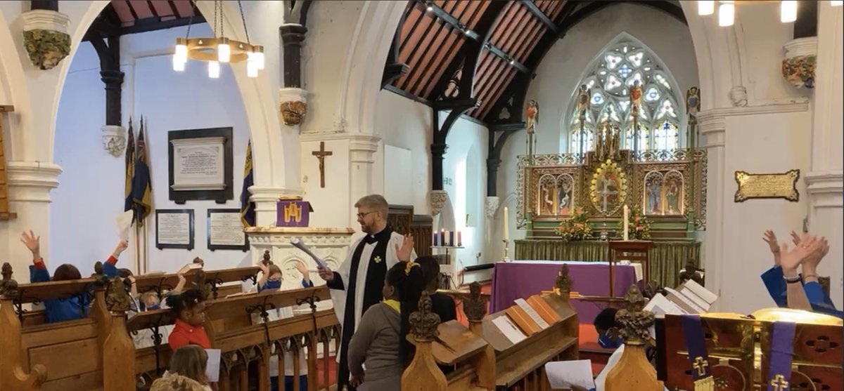 IsleofManVicar's tweet photo. Scratch Nativity was just fantastic today. So blessed to have young people and a congregation who are great at joining in. On a day where we Rejoice there was a lot of joy. ๐
#AtTheHeartOfChristmas #Nativity #ScratchNativity https://t.co/UQC8ARNeXV