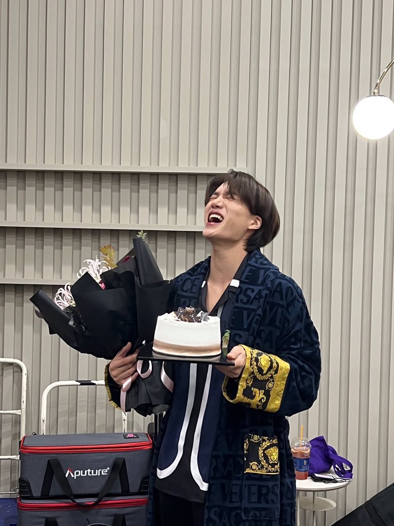 ErigomsBR's tweet photo. O sentimento de dever cumprido ❤️ KAI entregou absolutamente tudo no seu primeiro concerto solo intitulado KAI: KLoor. Você foi capaz de desfrutar uma performance de alto nível, tanto em vocais quanto em danças, resultado do seu trabalho duro (+)

#KAIBeyondLIVE #KAI1stConcert https://t.co/KfZjUNFffy