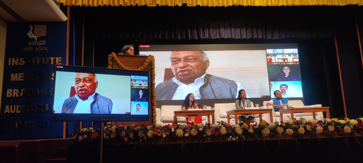 ScienceIndia_'s tweet photo. Glimpses from Day 2 of Vigyanika - Science Literature Festival during Inspiring Scientists and Meet the Author sessions at @iisfest 2021 at Panjim Goa.
#SwAM75 #IISF2021 
@moesgoi @IndiaDST @Vibha_India @vijaybhatkar @Sonam_Singh01 @TVVen https://t.co/GV4VVTpAvI